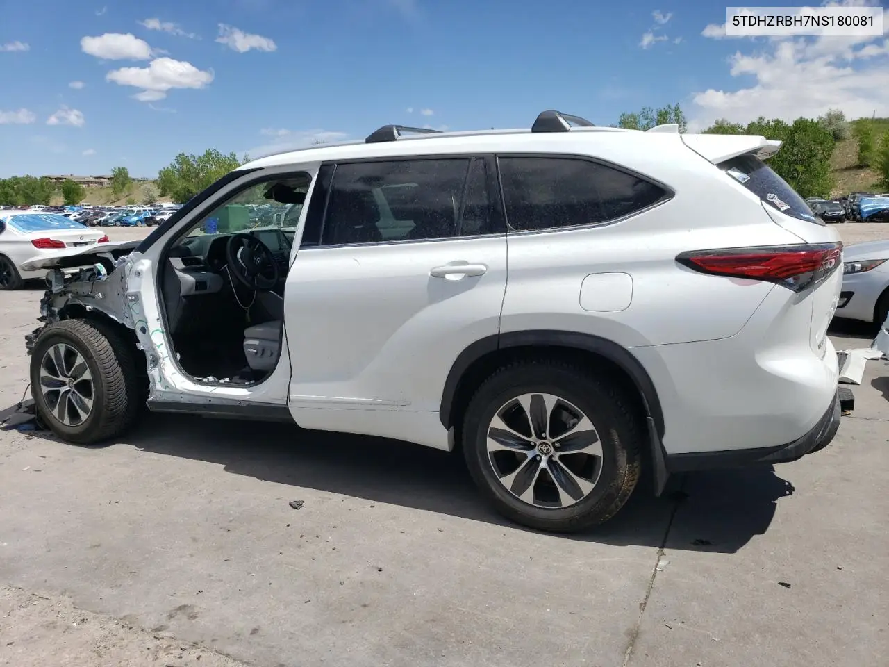 2022 Toyota Highlander Xle VIN: 5TDHZRBH7NS180081 Lot: 57229595