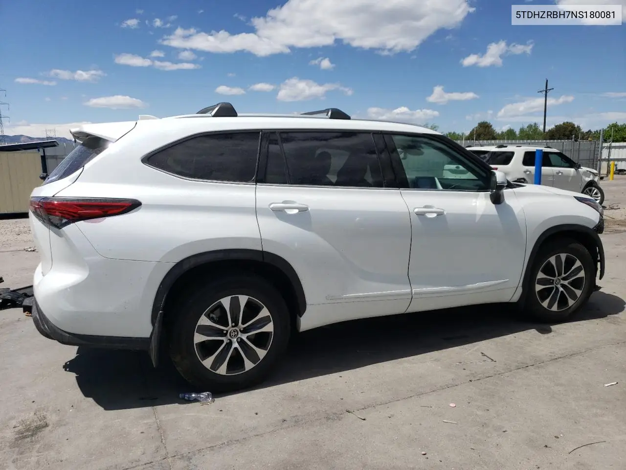 2022 Toyota Highlander Xle VIN: 5TDHZRBH7NS180081 Lot: 57229595