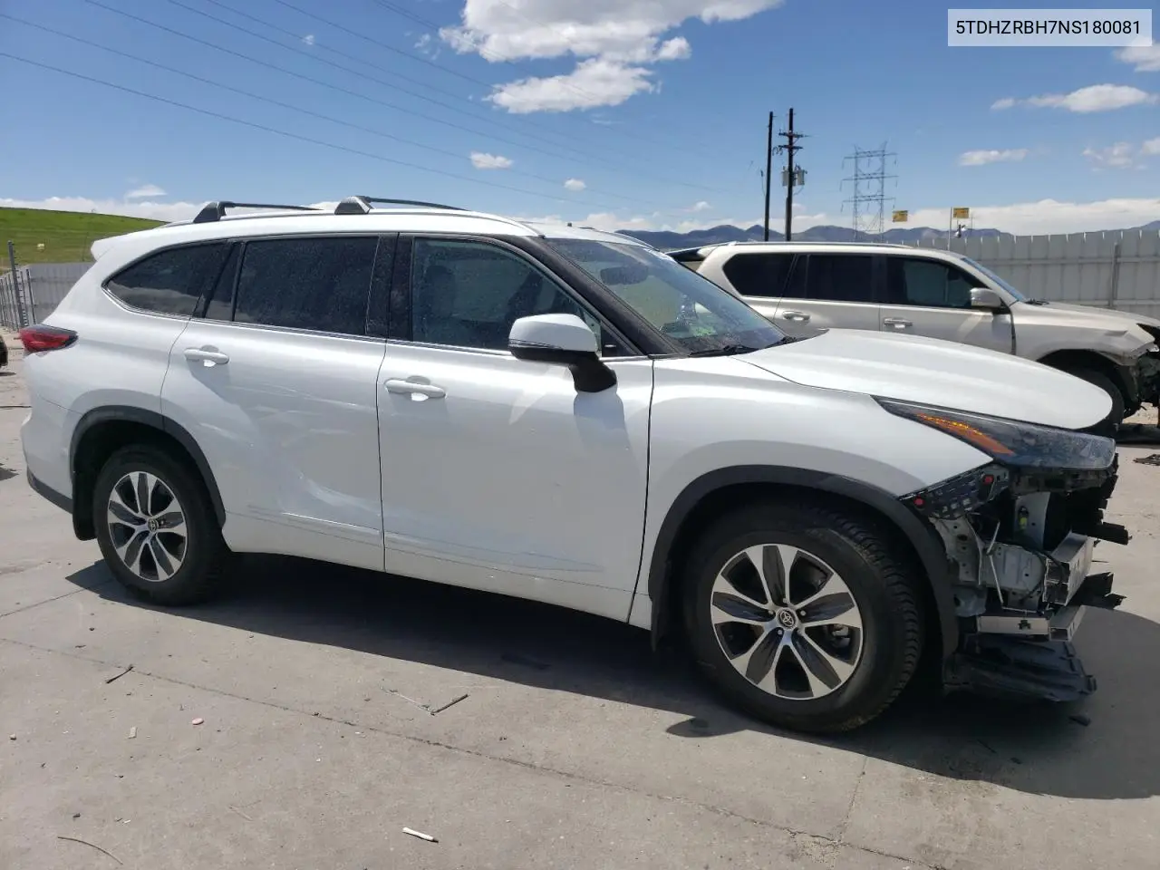 2022 Toyota Highlander Xle VIN: 5TDHZRBH7NS180081 Lot: 57229595
