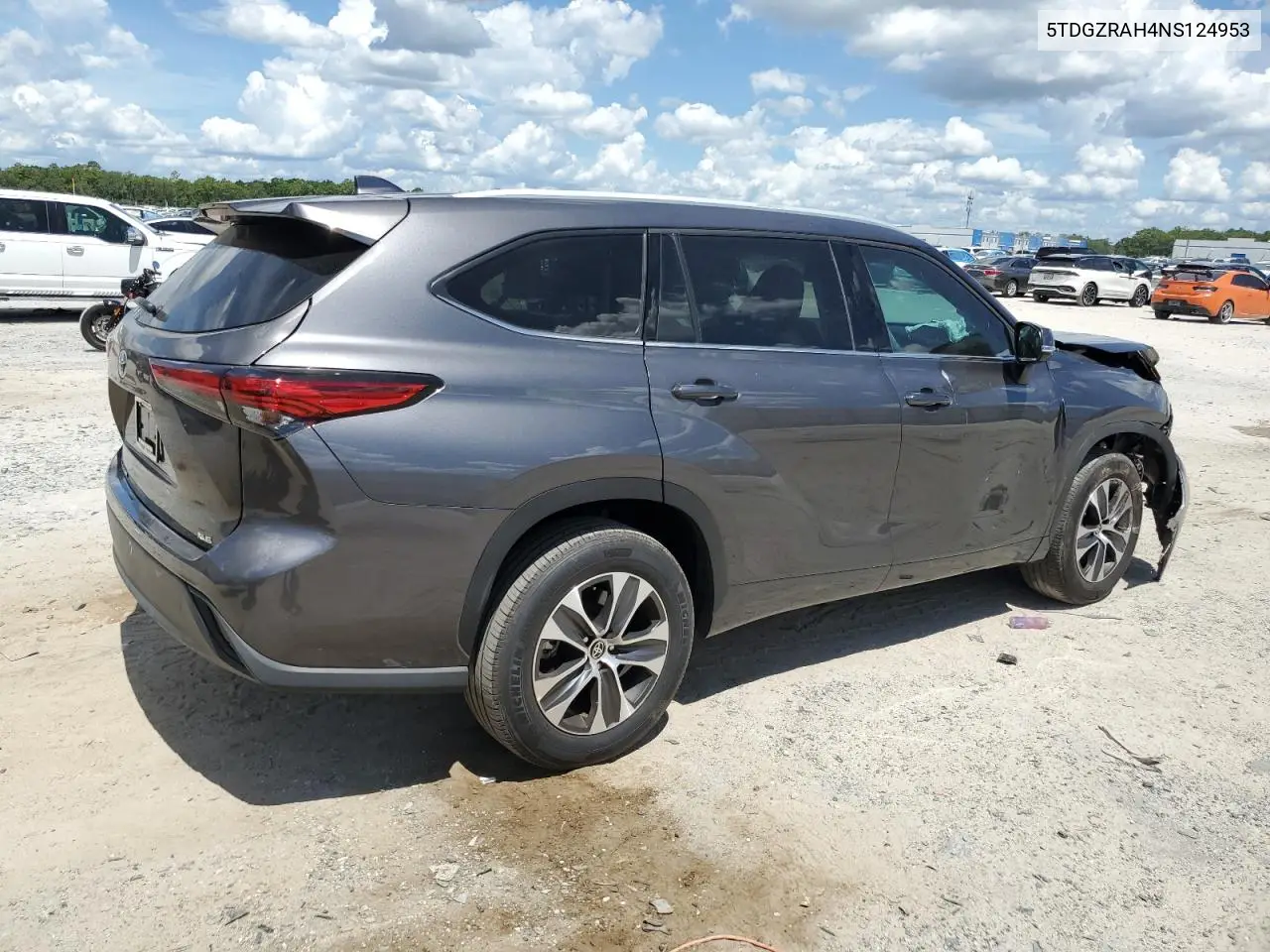 2022 Toyota Highlander Xle VIN: 5TDGZRAH4NS124953 Lot: 62035125