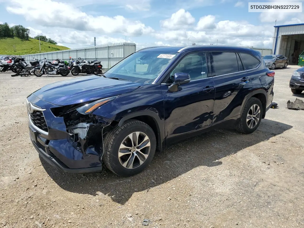 2022 Toyota Highlander Xle VIN: 5TDGZRBH3NS227229 Lot: 62271585