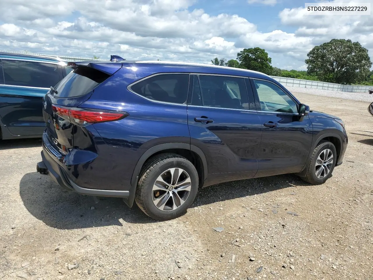 2022 Toyota Highlander Xle VIN: 5TDGZRBH3NS227229 Lot: 62271585
