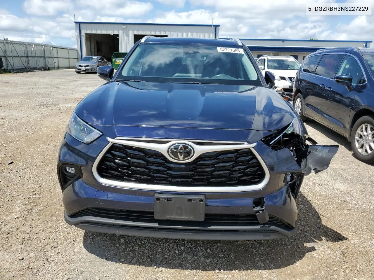 2022 Toyota Highlander Xle VIN: 5TDGZRBH3NS227229 Lot: 62271585