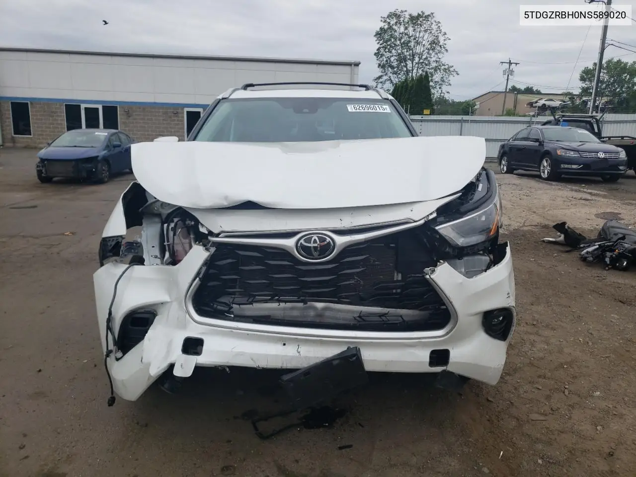 2022 Toyota Highlander Xle VIN: 5TDGZRBH0NS589020 Lot: 62696015