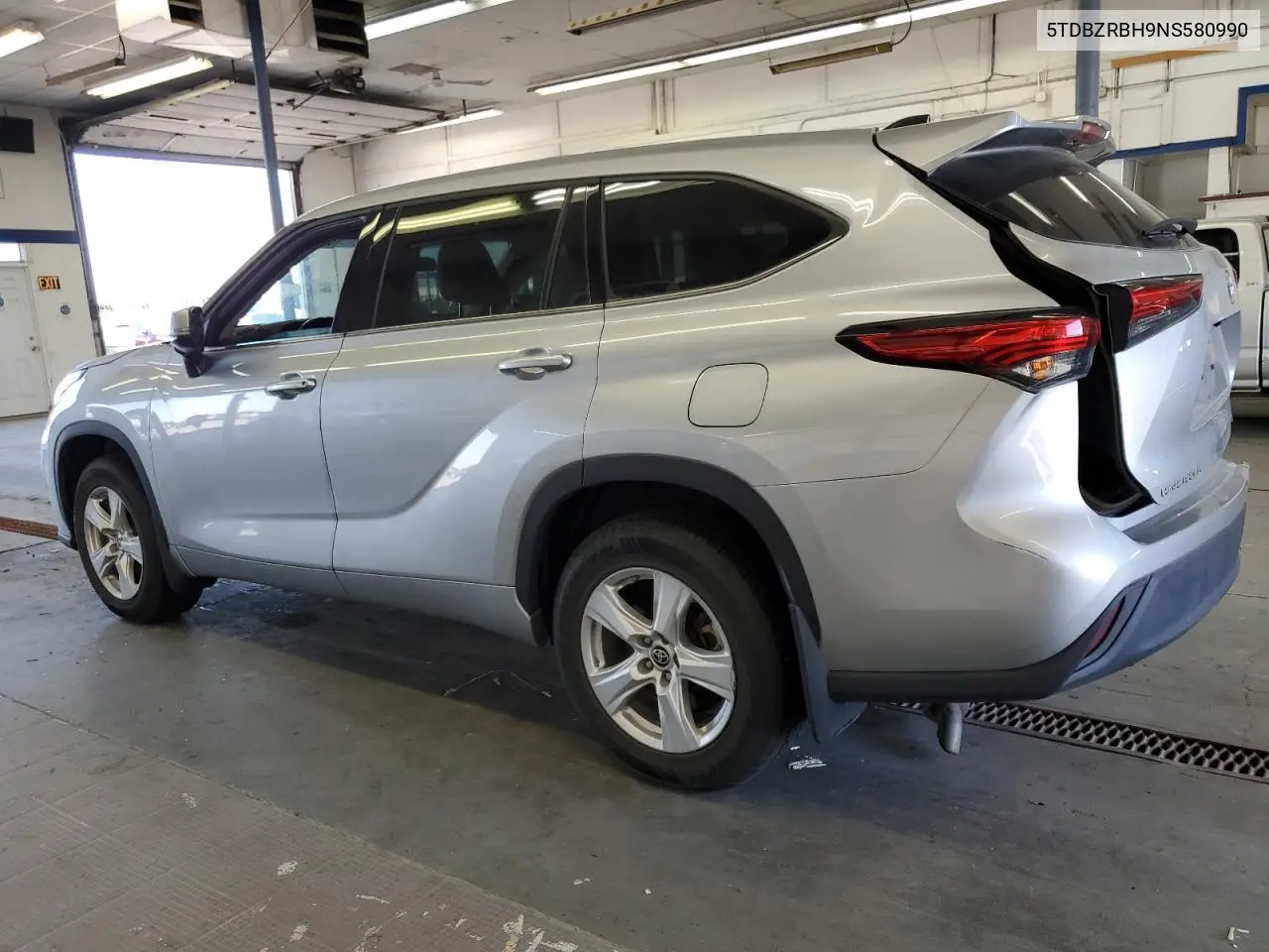 2022 Toyota Highlander L VIN: 5TDBZRBH9NS580990 Lot: 62736155