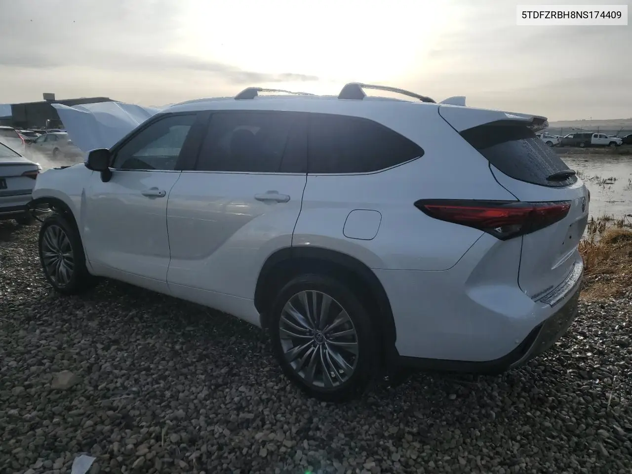 2022 Toyota Highlander Platinum VIN: 5TDFZRBH8NS174409 Lot: 83813594