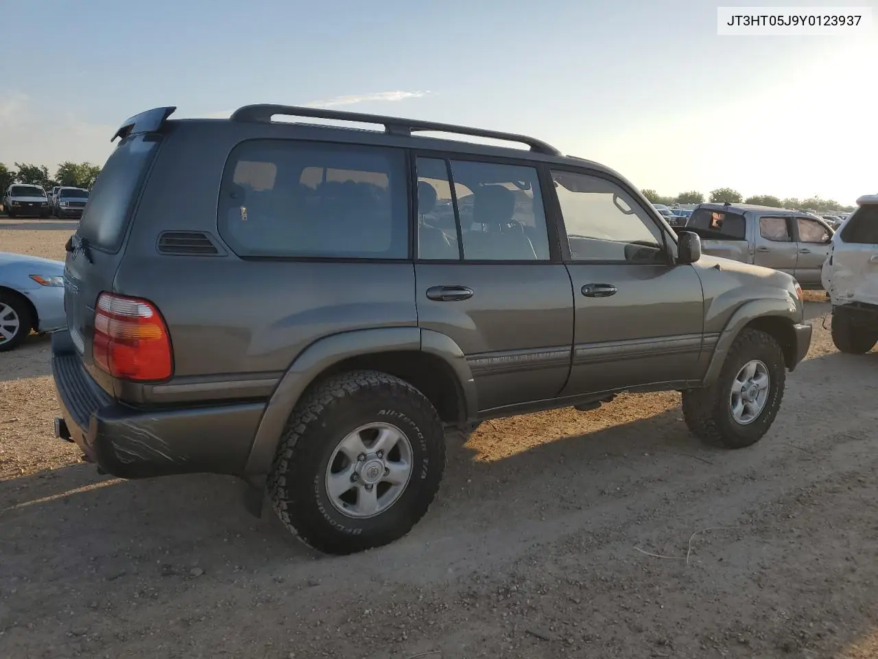 2000 Toyota Land Cruiser VIN: JT3HT05J9Y0123937 Lot: 56599145