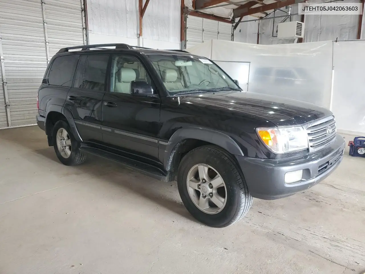 2004 Toyota Land Cruiser VIN: JTEHT05J042063603 Lot: 50366005