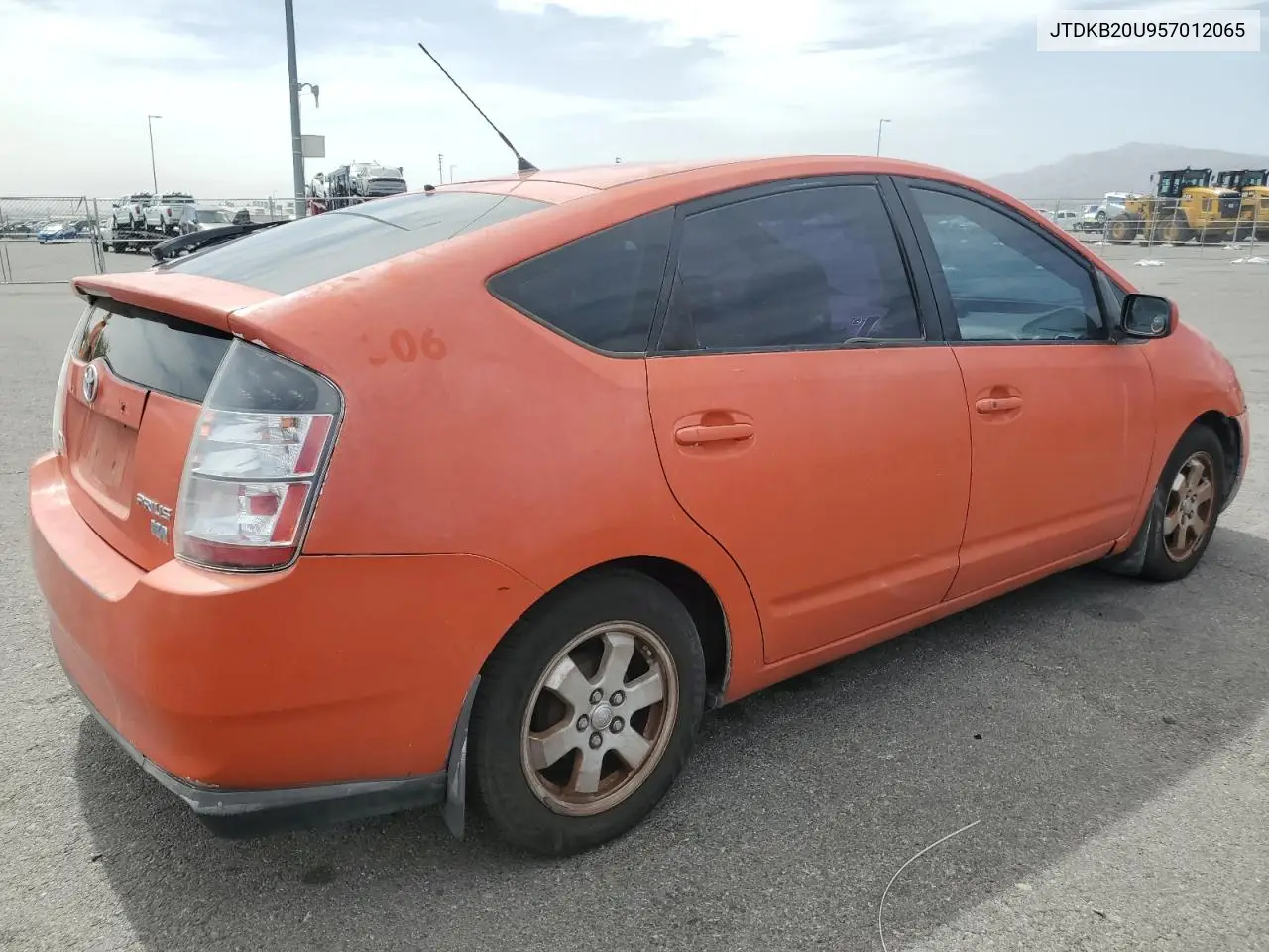 2005 Toyota Prius VIN: JTDKB20U957012065 Lot: 56625985