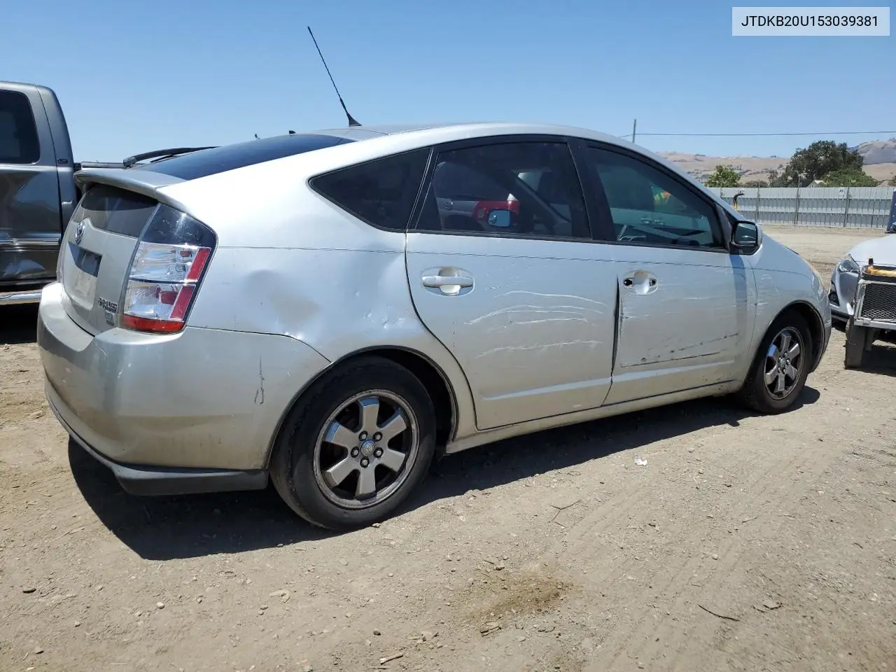 2005 Toyota Prius VIN: JTDKB20U153039381 Lot: 62757175