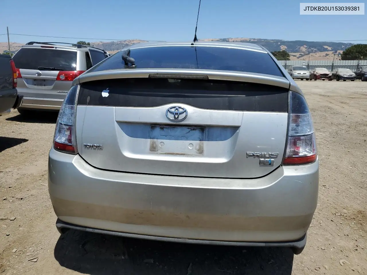 2005 Toyota Prius VIN: JTDKB20U153039381 Lot: 62757175