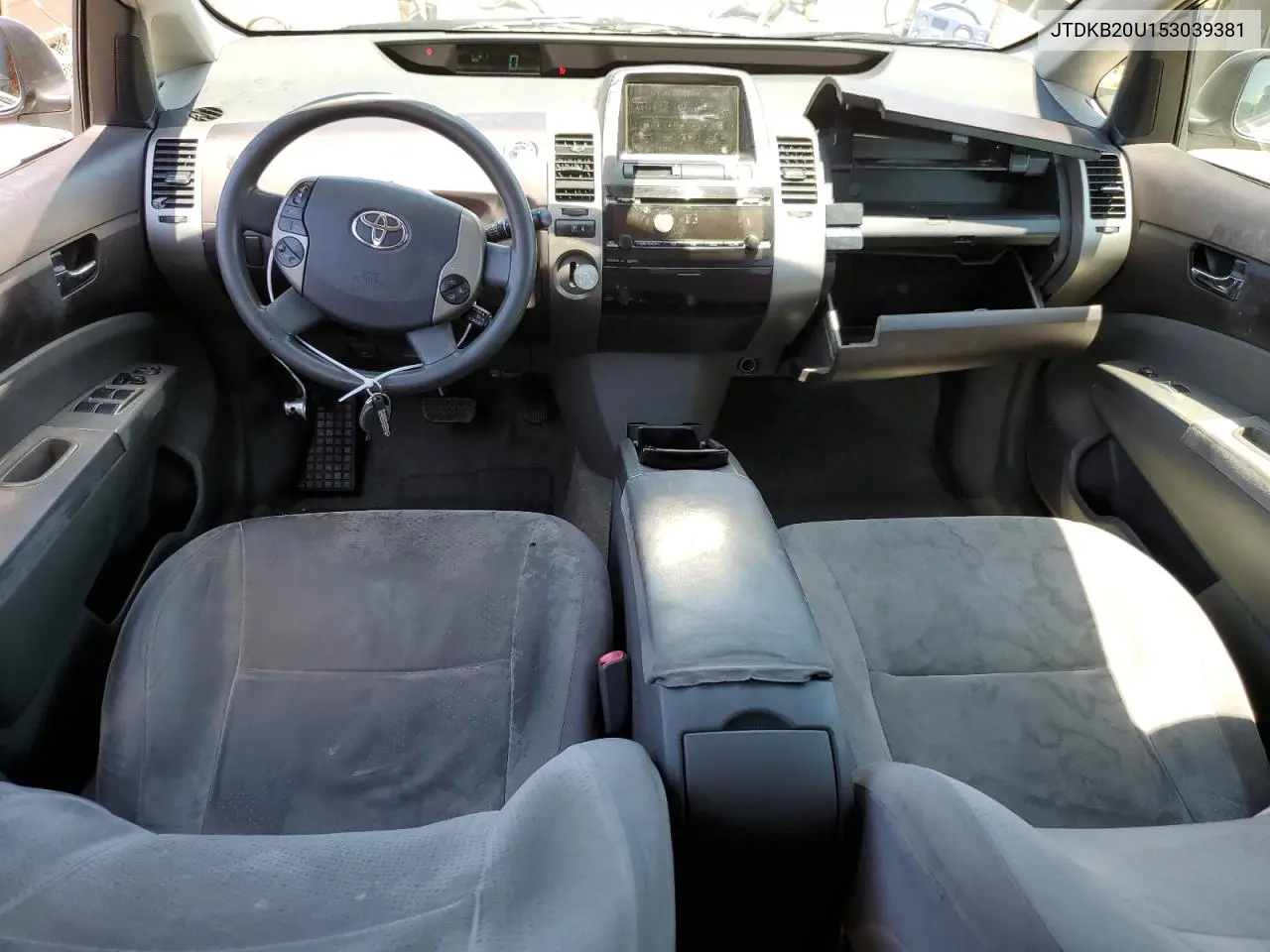 2005 Toyota Prius VIN: JTDKB20U153039381 Lot: 62757175