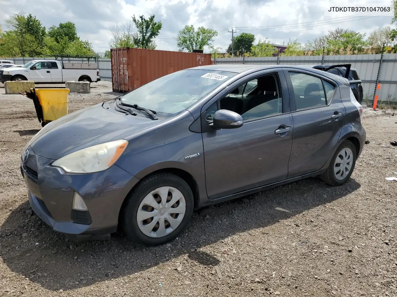 2013 Toyota Prius C VIN: JTDKDTB37D1047063 Lot: 56531465