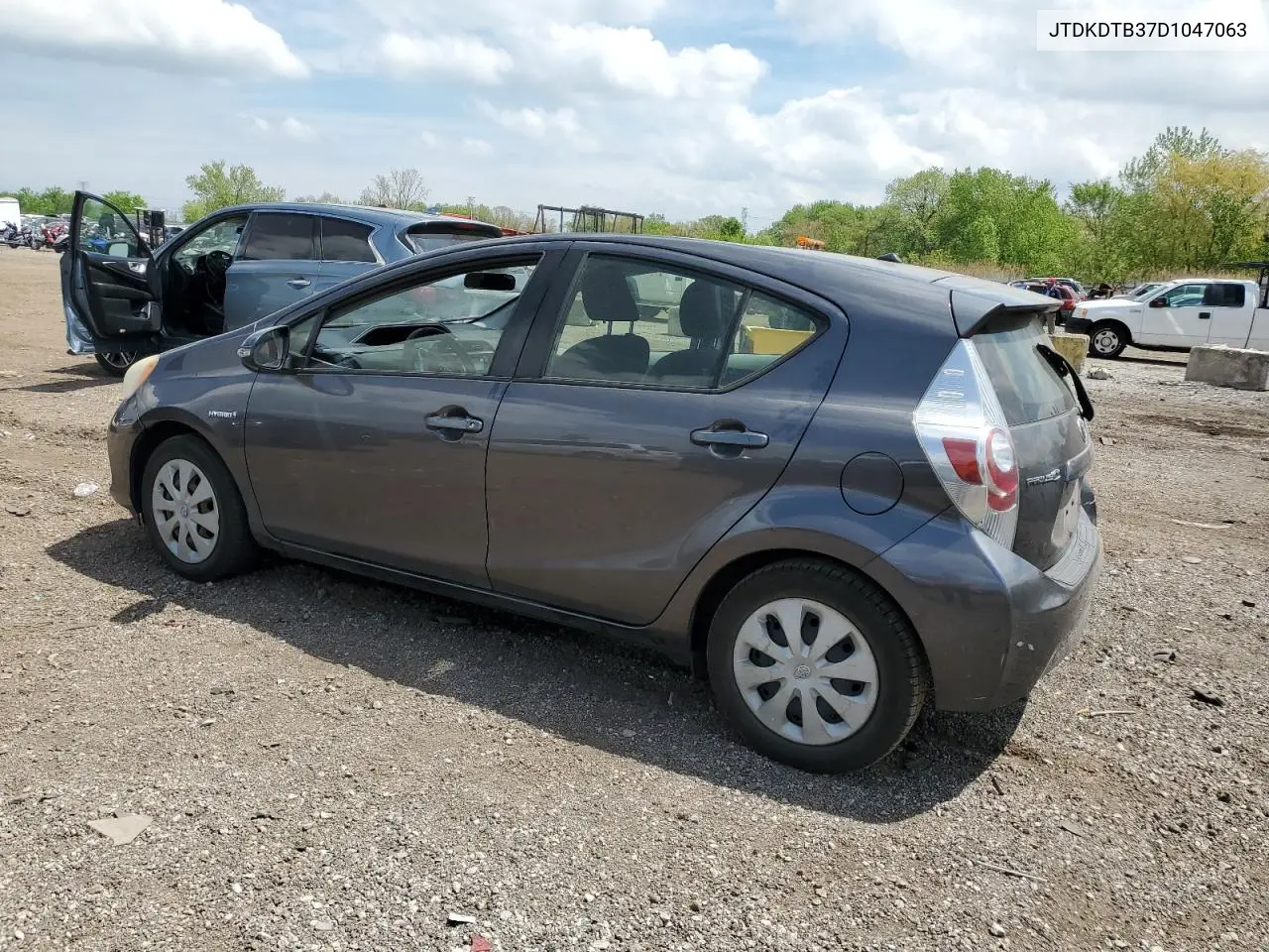 2013 Toyota Prius C VIN: JTDKDTB37D1047063 Lot: 56531465