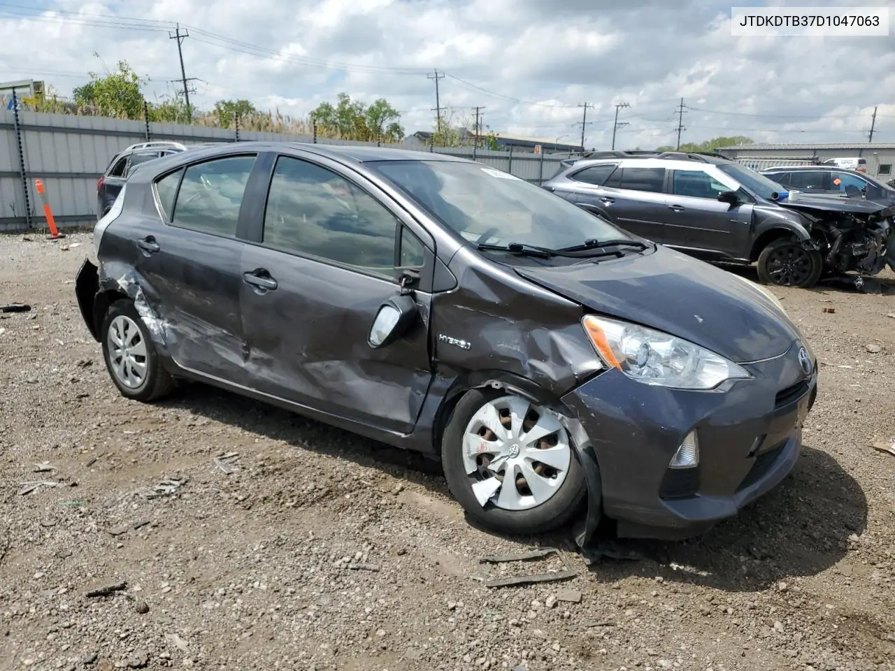 2013 Toyota Prius C VIN: JTDKDTB37D1047063 Lot: 56531465