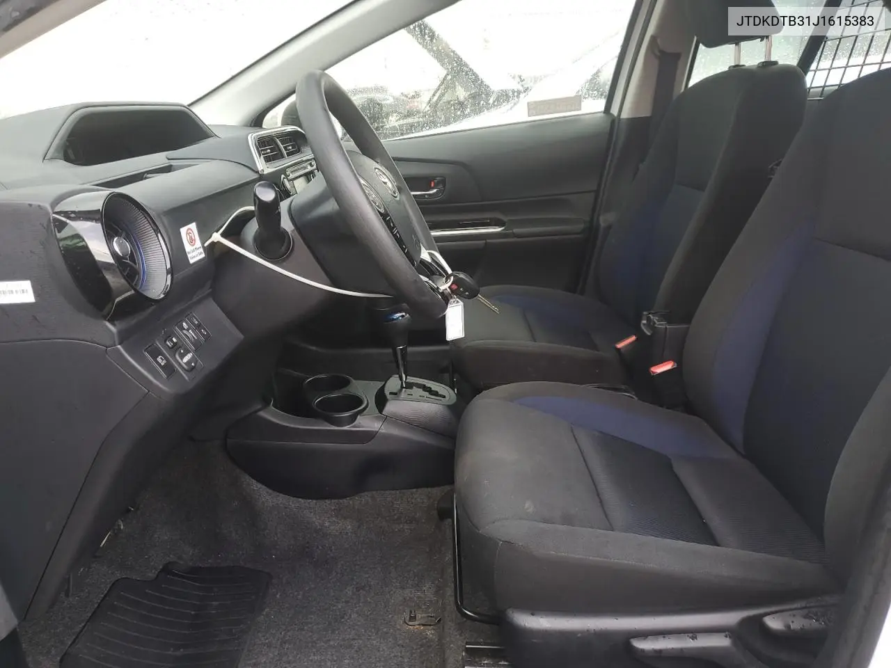 2018 Toyota Prius C VIN: JTDKDTB31J1615383 Lot: 53670125