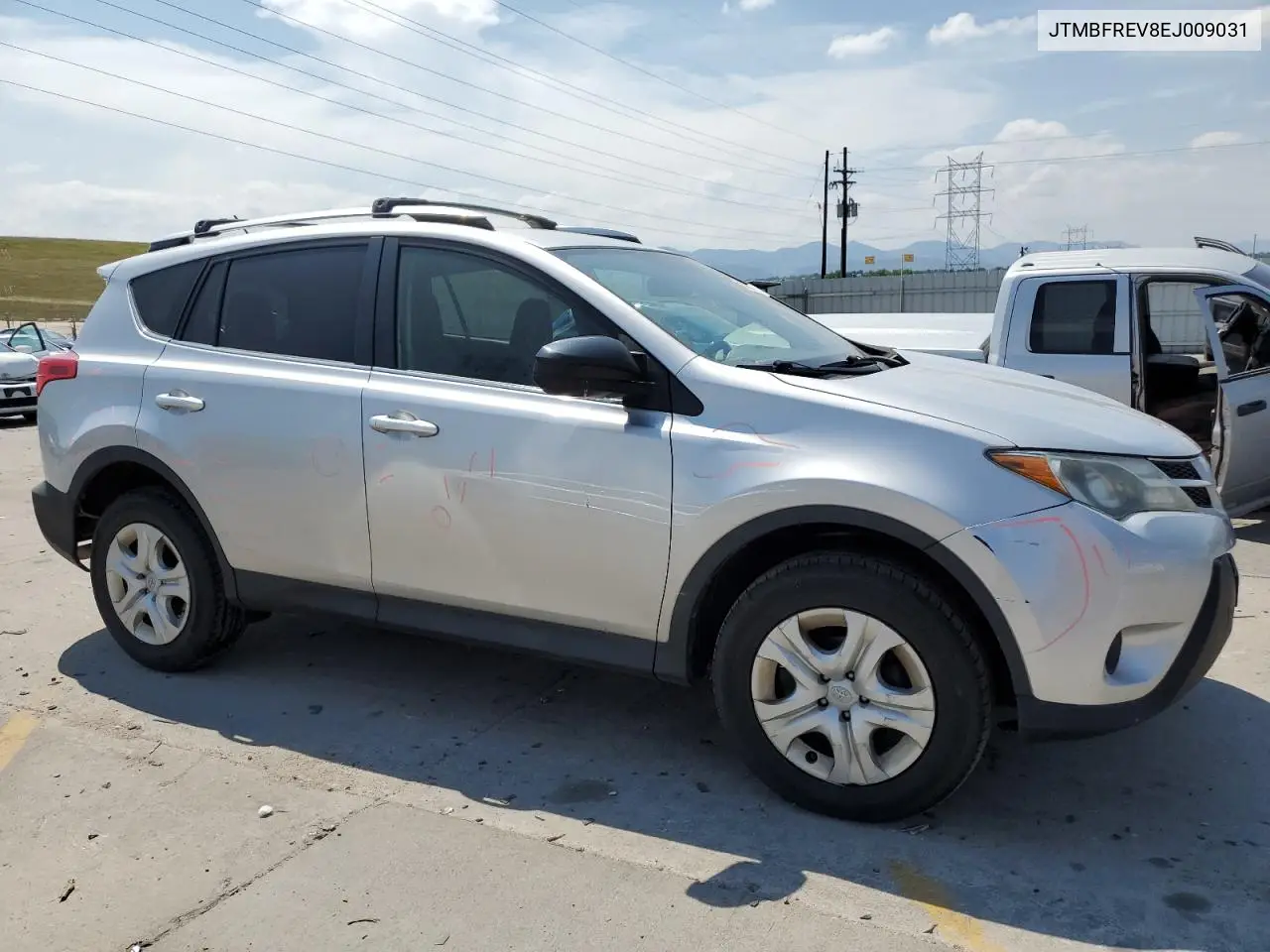 2014 Toyota Rav4 Le VIN: JTMBFREV8EJ009031 Lot: 61942825
