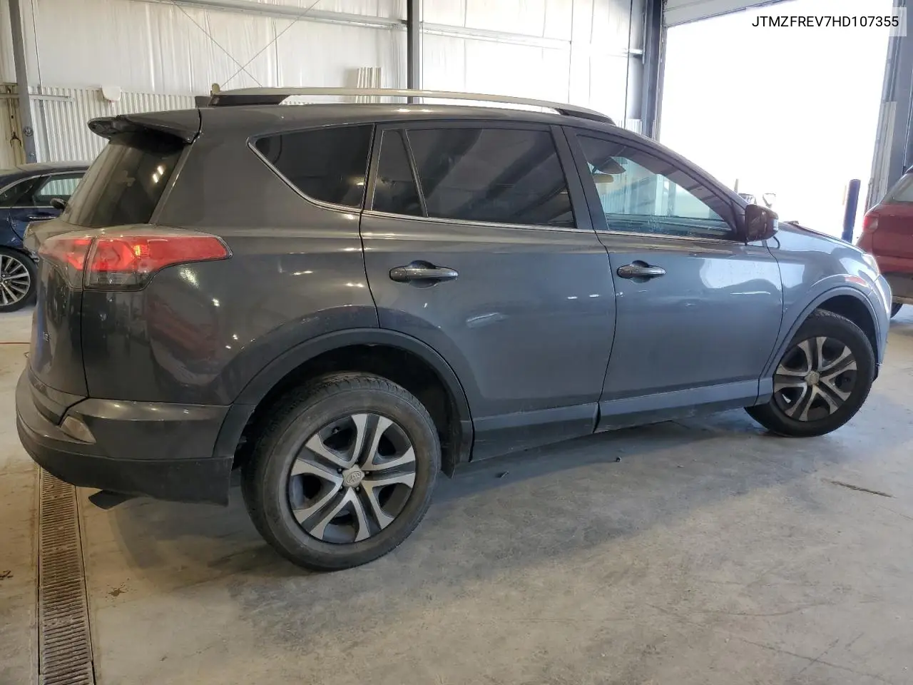 2017 Toyota Rav4 Le VIN: JTMZFREV7HD107355 Lot: 56691495