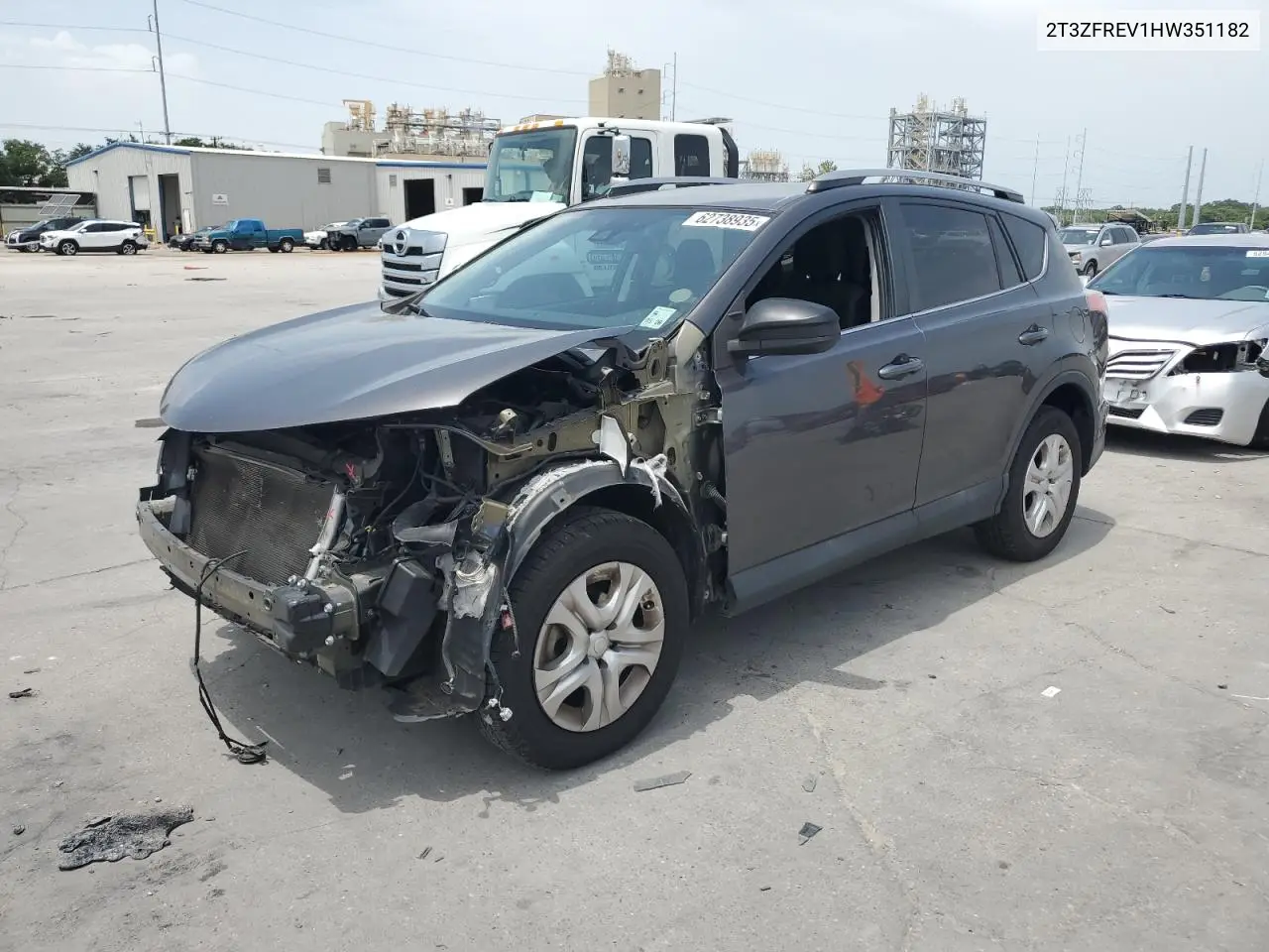 2t3zfrev1hw351182 2T3ZFREV1HW351182 2017 Toyota Rav4 Le
