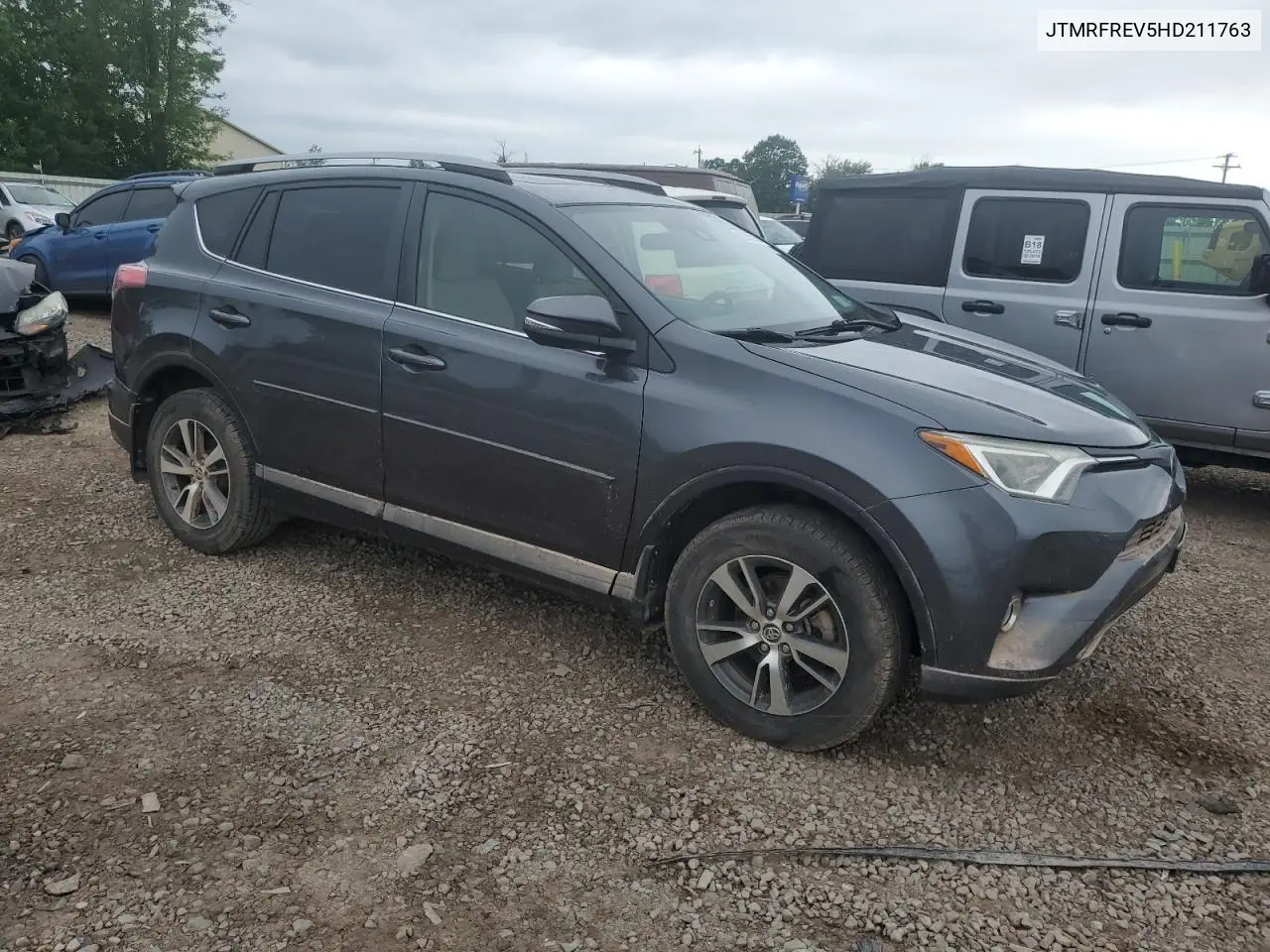 2017 Toyota Rav4 Xle VIN: JTMRFREV5HD211763 Lot: 62905225