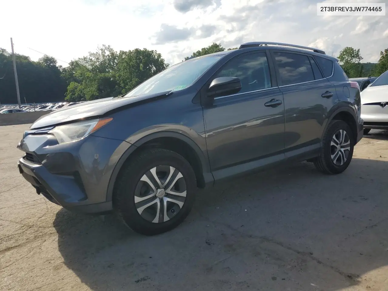 2018 Toyota Rav4 Le VIN: 2T3BFREV3JW774465 Lot: 62820805