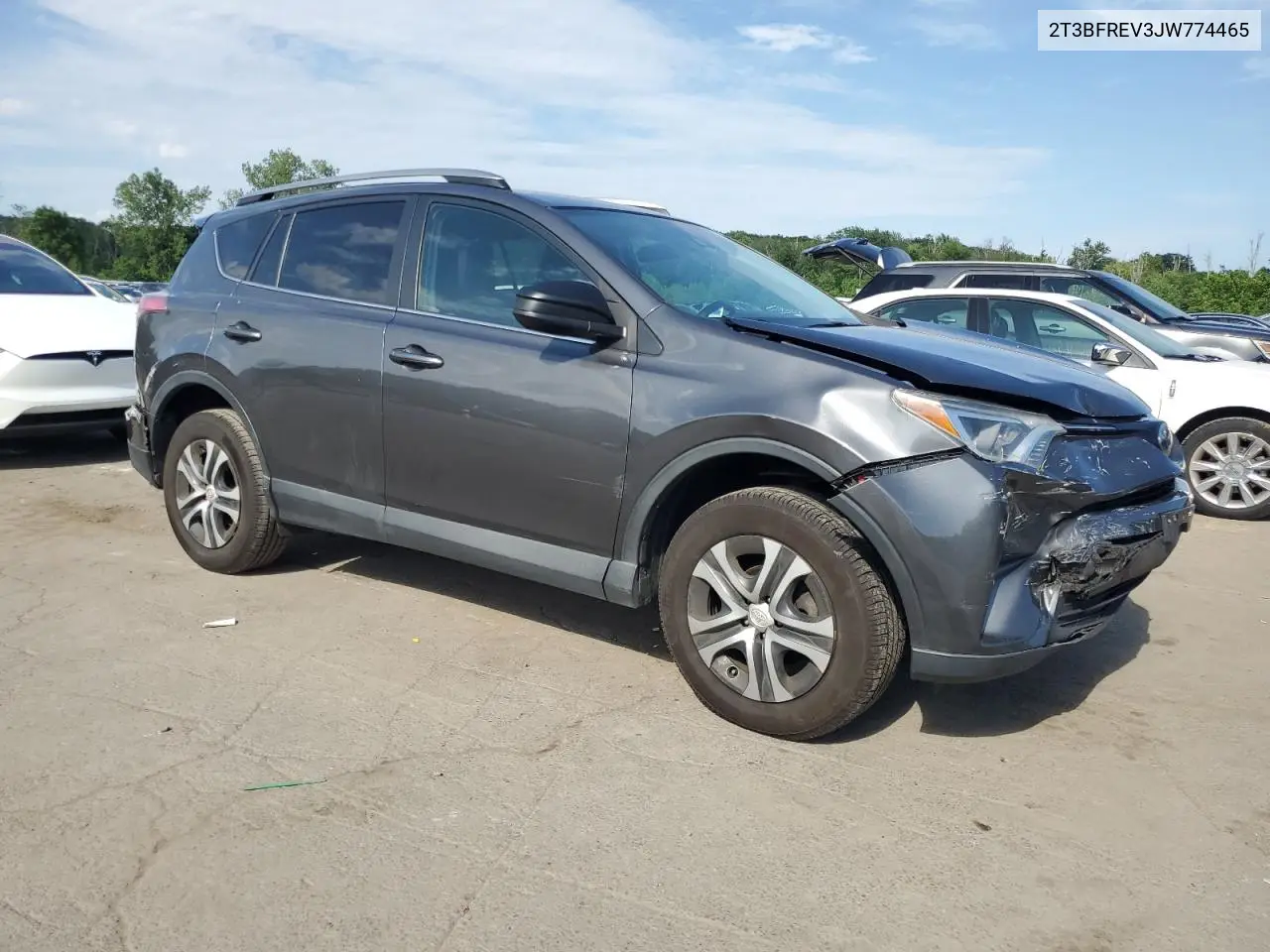 2018 Toyota Rav4 Le VIN: 2T3BFREV3JW774465 Lot: 62820805