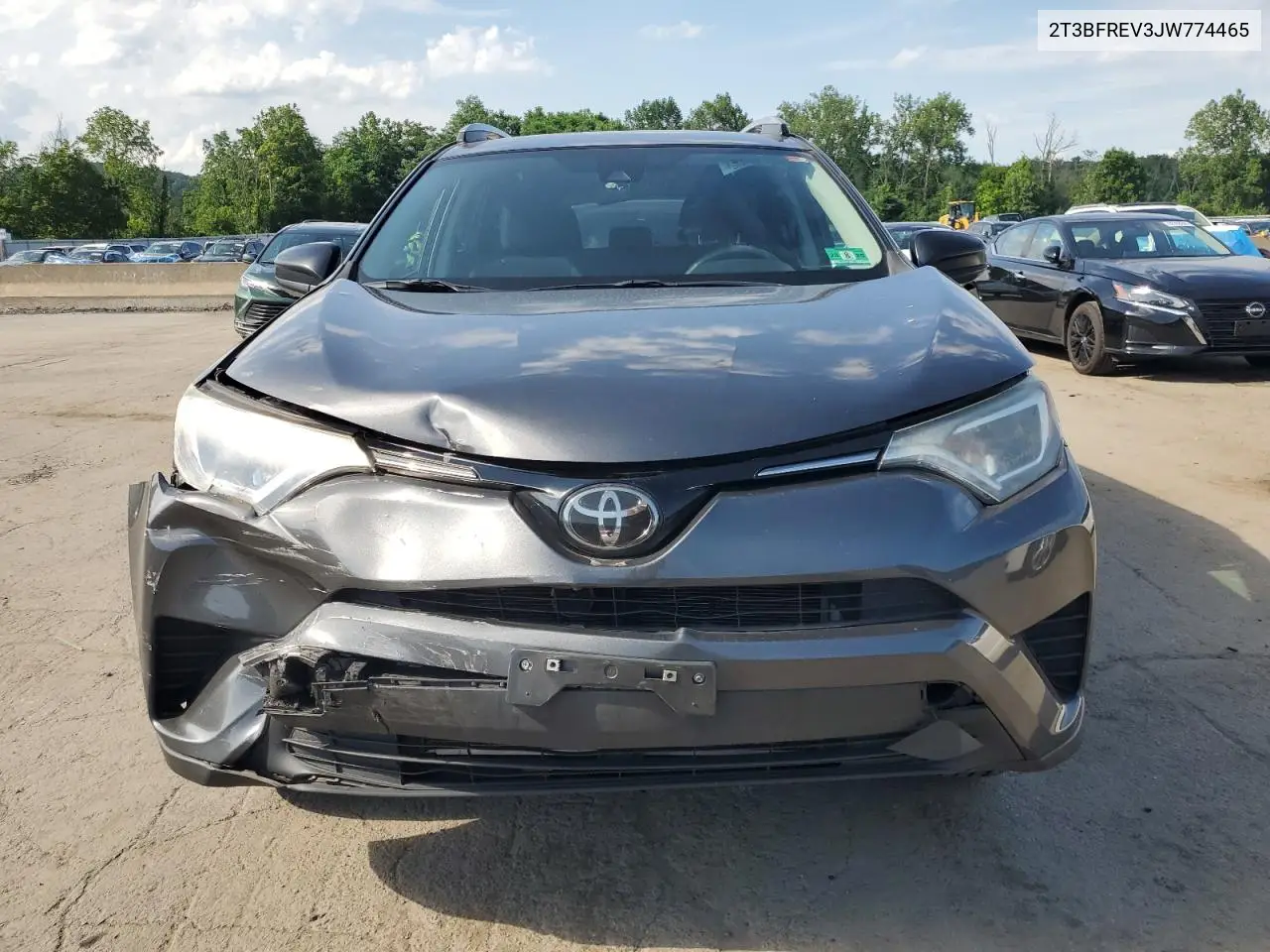 2018 Toyota Rav4 Le VIN: 2T3BFREV3JW774465 Lot: 62820805