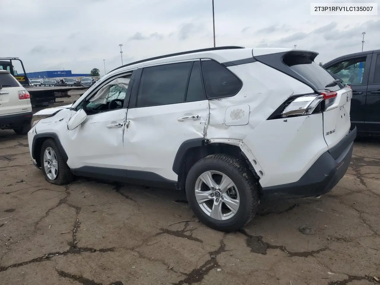 2020 Toyota Rav4 Xle VIN: 2T3P1RFV1LC135007 Lot: 62710795