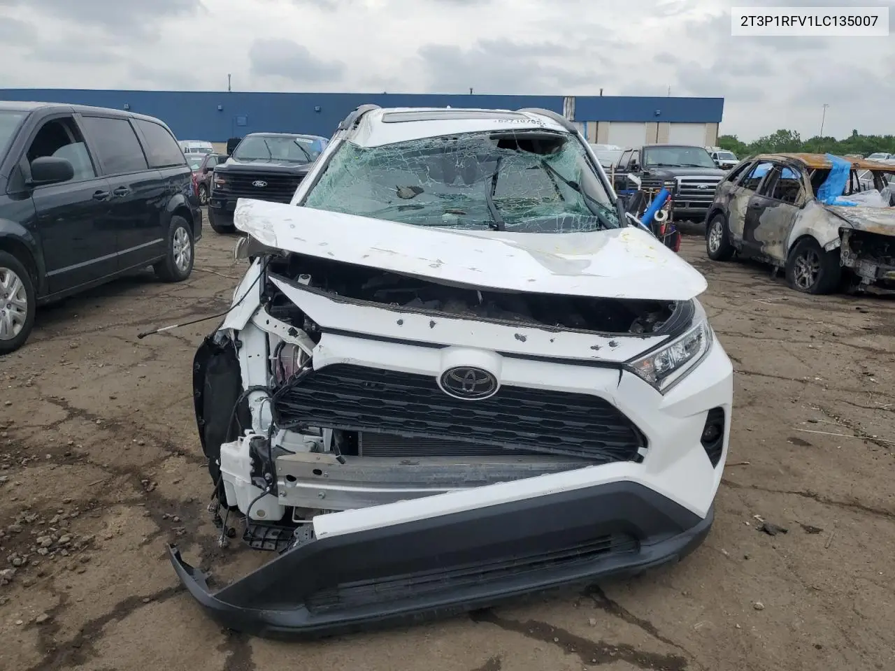2020 Toyota Rav4 Xle VIN: 2T3P1RFV1LC135007 Lot: 62710795