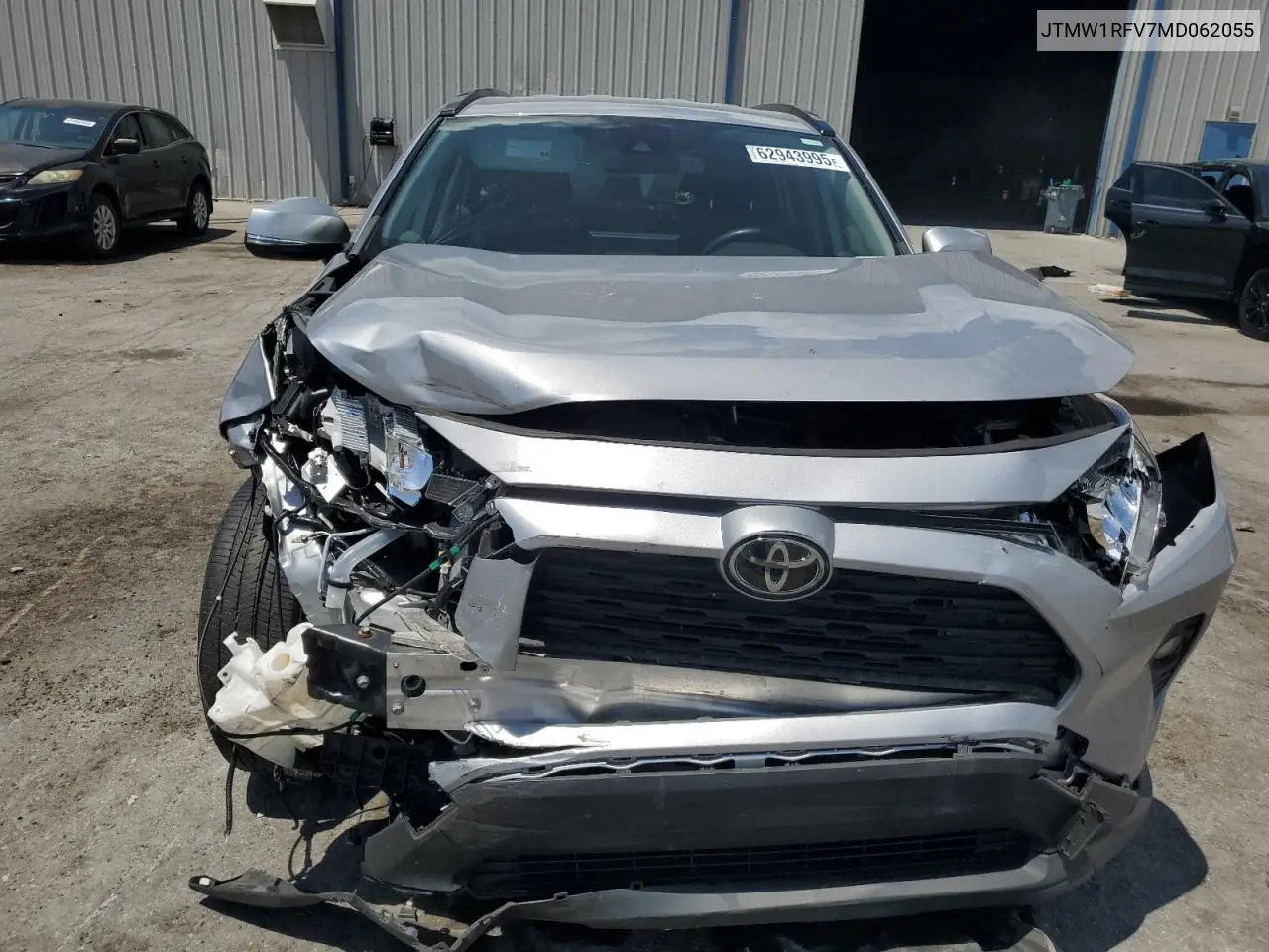 2021 Toyota Rav4 Xle VIN: JTMW1RFV7MD062055 Lot: 62943995