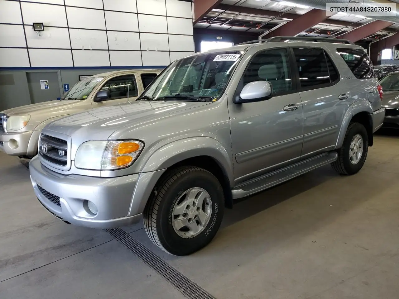 2004 Toyota Sequoia Sr5 VIN: 5TDBT44A84S207880 Lot: 62682115