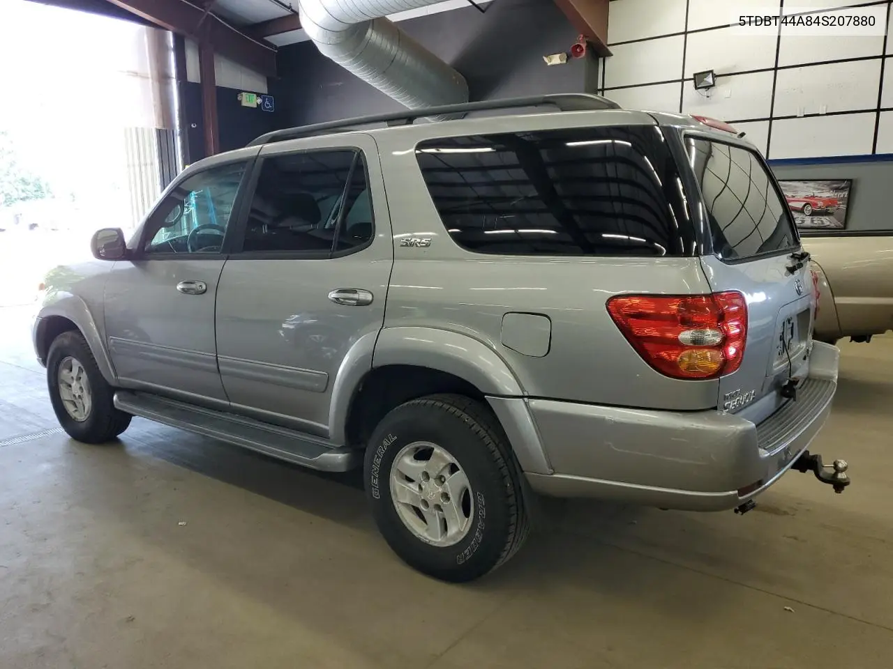 2004 Toyota Sequoia Sr5 VIN: 5TDBT44A84S207880 Lot: 62682115