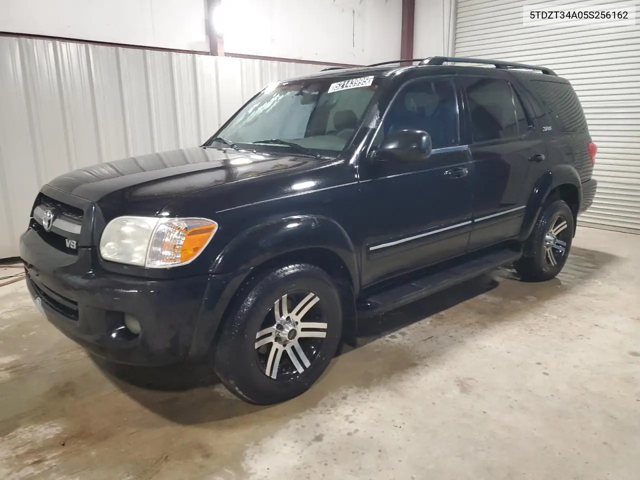 2005 Toyota Sequoia Sr5 VIN: 5TDZT34A05S256162 Lot: 52143995