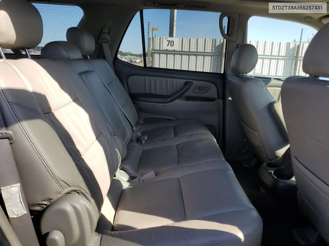 2005 Toyota Sequoia Limited VIN: 5TDZT38A35S257431 Lot: 56550585