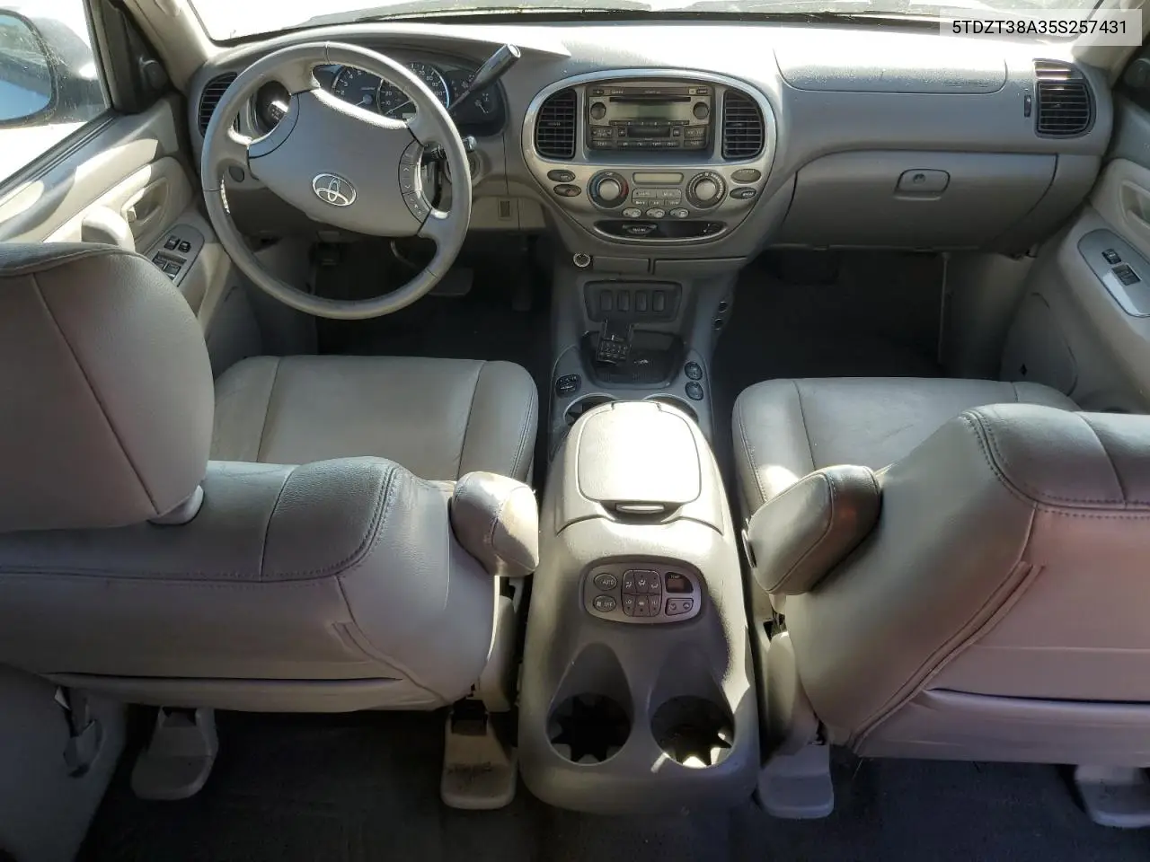 2005 Toyota Sequoia Limited VIN: 5TDZT38A35S257431 Lot: 56550585
