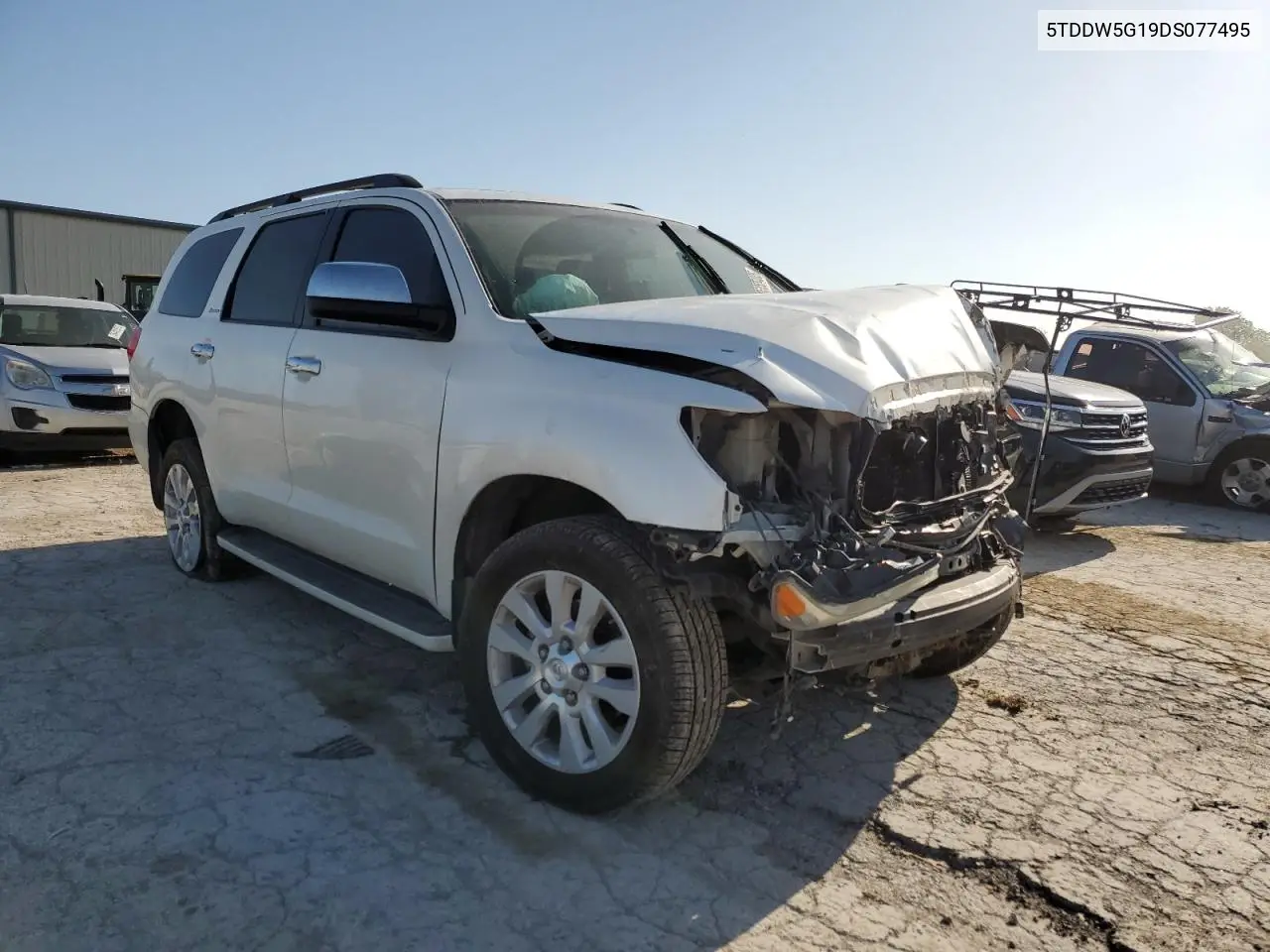 2013 Toyota Sequoia Platinum VIN: 5TDDW5G19DS077495 Lot: 56355405
