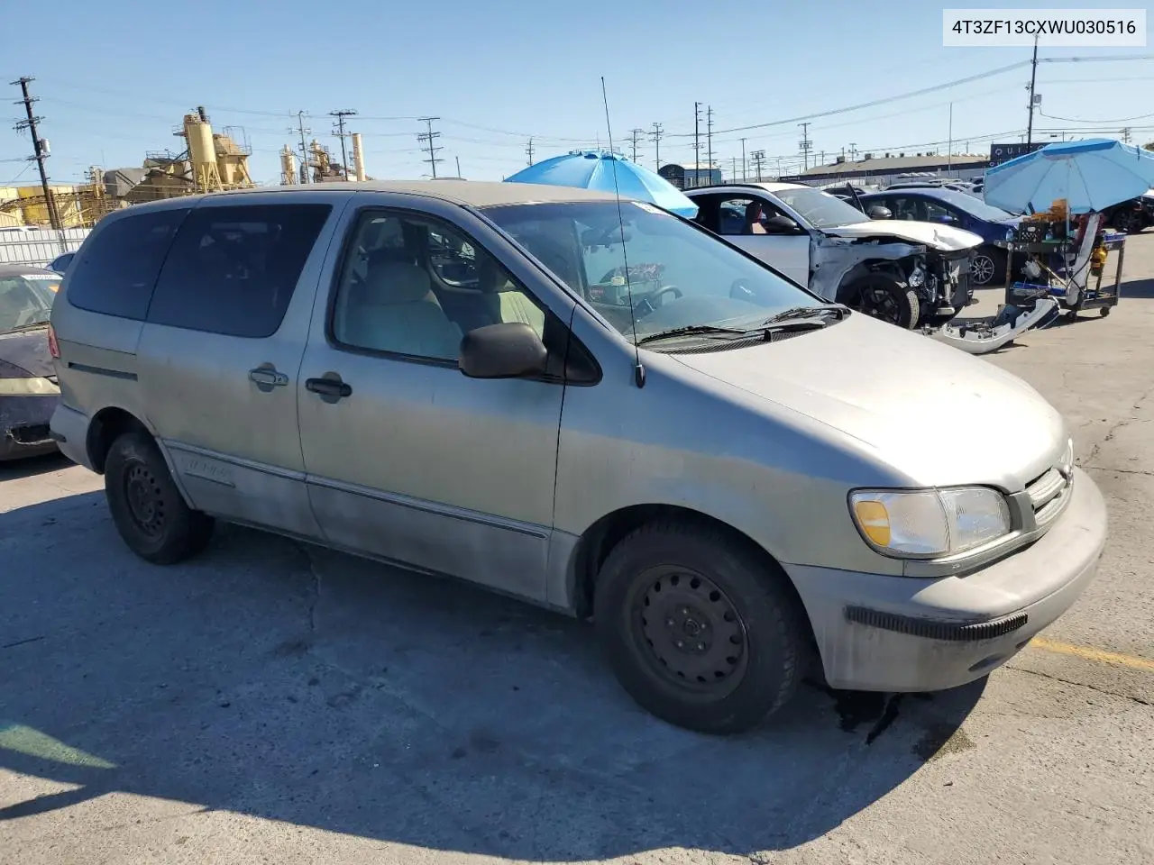 1998 Toyota Sienna Le VIN: 4T3ZF13CXWU030516 Lot: 56433035