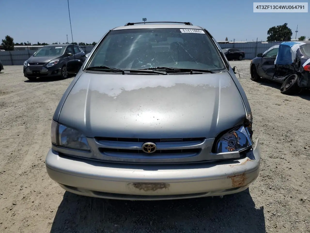 1998 Toyota Sienna Le VIN: 4T3ZF13C4WU064791 Lot: 61411865