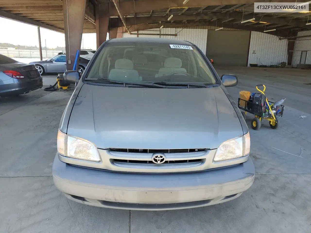 1998 Toyota Sienna Le VIN: 4T3ZF13CXWU052161 Lot: 62871745