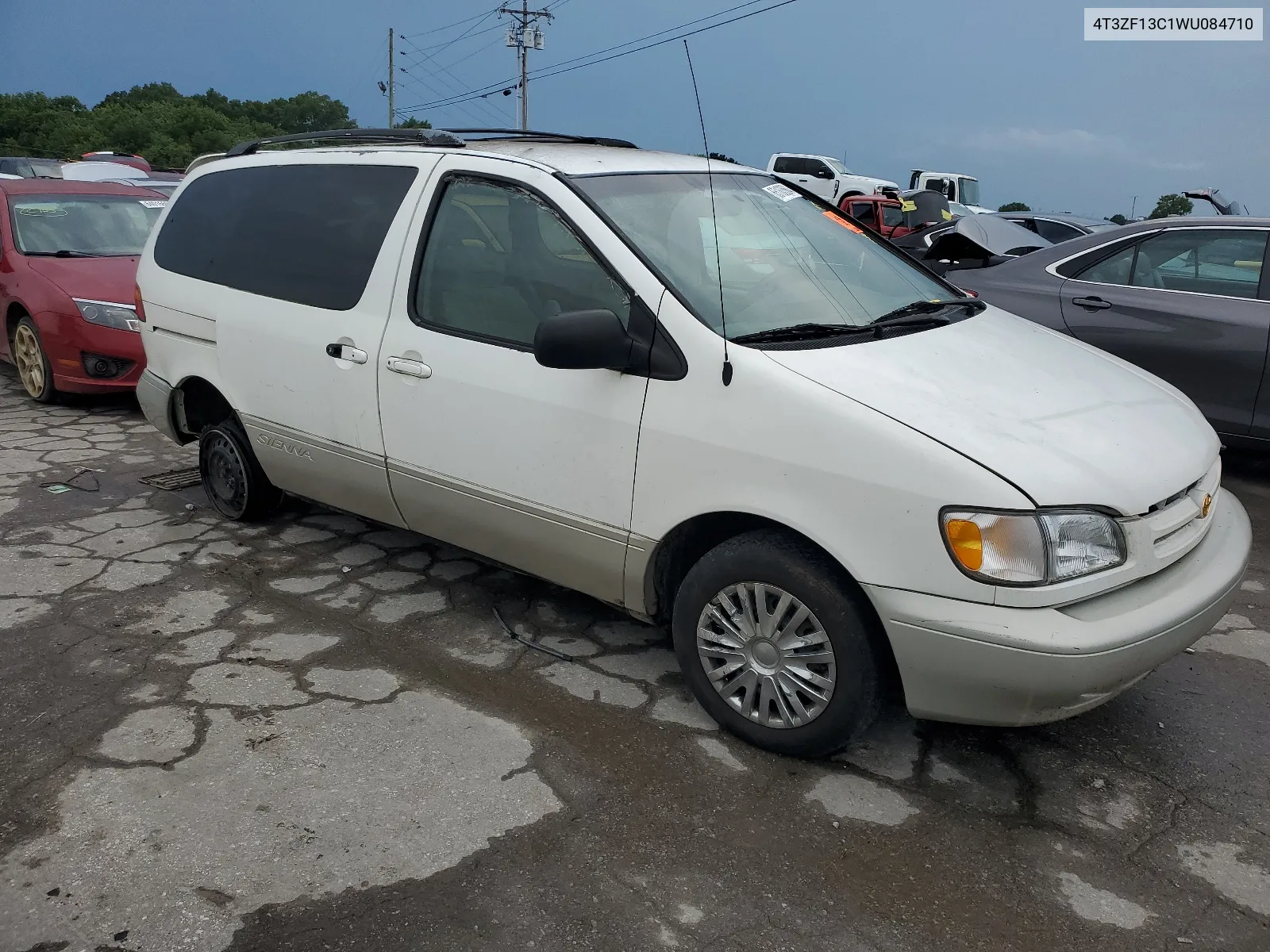 1998 Toyota Sienna Le VIN: 4T3ZF13C1WU084710 Lot: 65163564
