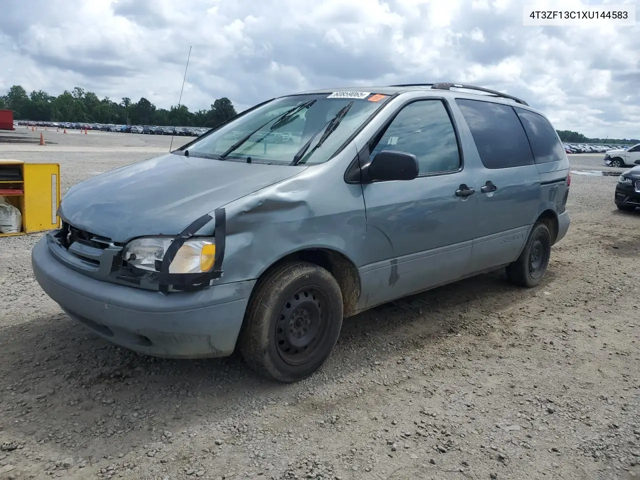 1999 Toyota Sienna Le VIN: 4T3ZF13C1XU144583 Lot: 60859065
