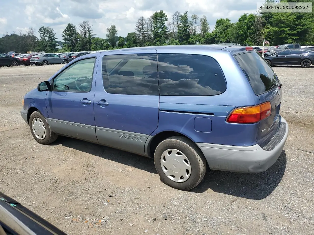 1999 Toyota Sienna Ce VIN: 4T3ZF19C5XU098232 Lot: 63113715