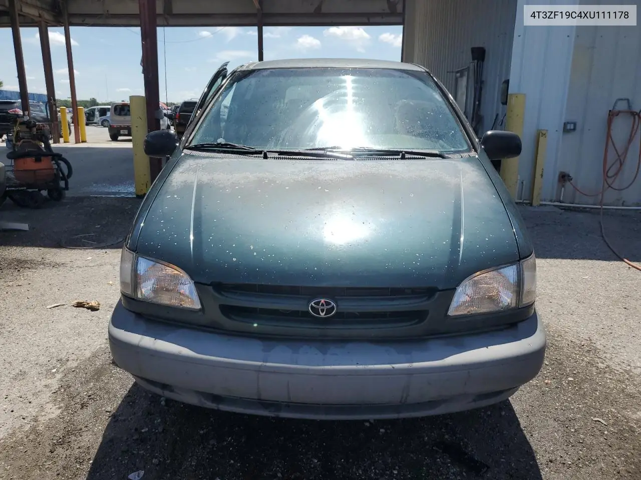 1999 Toyota Sienna Ce VIN: 4T3ZF19C4XU111178 Lot: 64194425