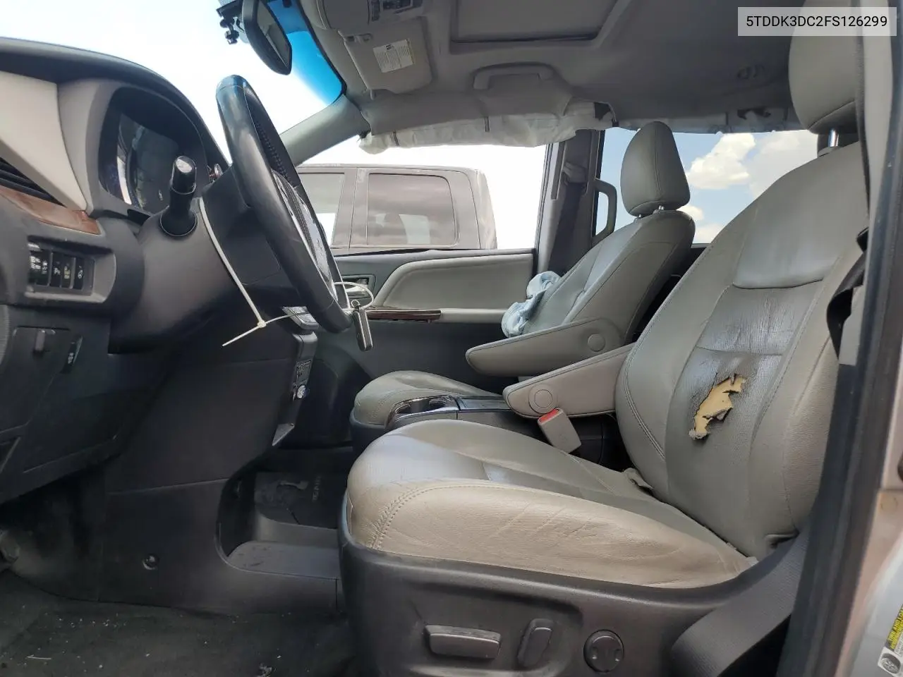 1999 Toyota Sienna Xle VIN: 5TDDK3DC2FS126299 Lot: 65583905