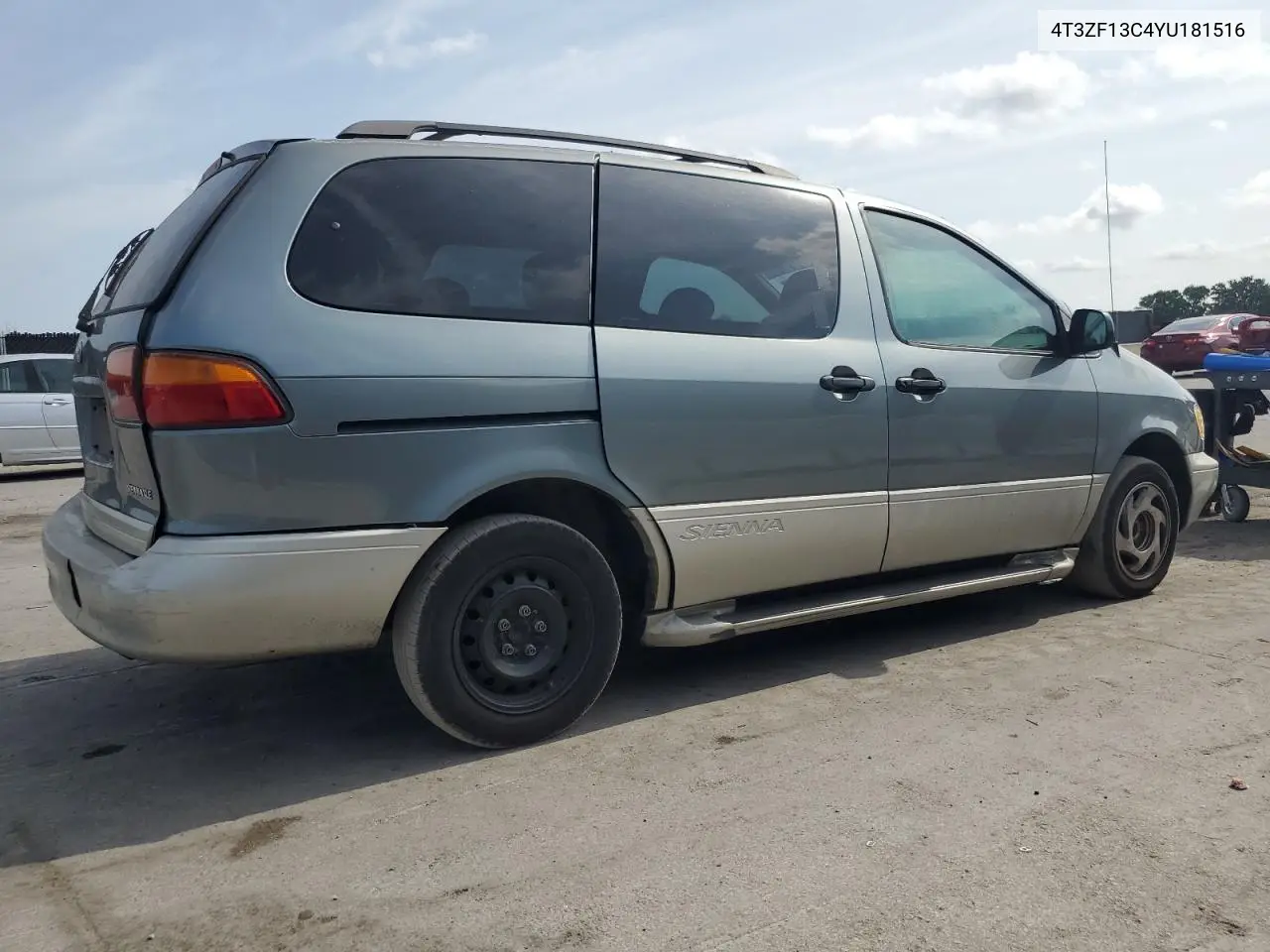 2000 Toyota Sienna Le VIN: 4T3ZF13C4YU181516 Lot: 55500365