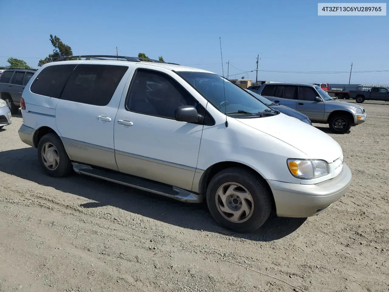 2000 Toyota Sienna Le VIN: 4T3ZF13C6YU289765 Lot: 56023395