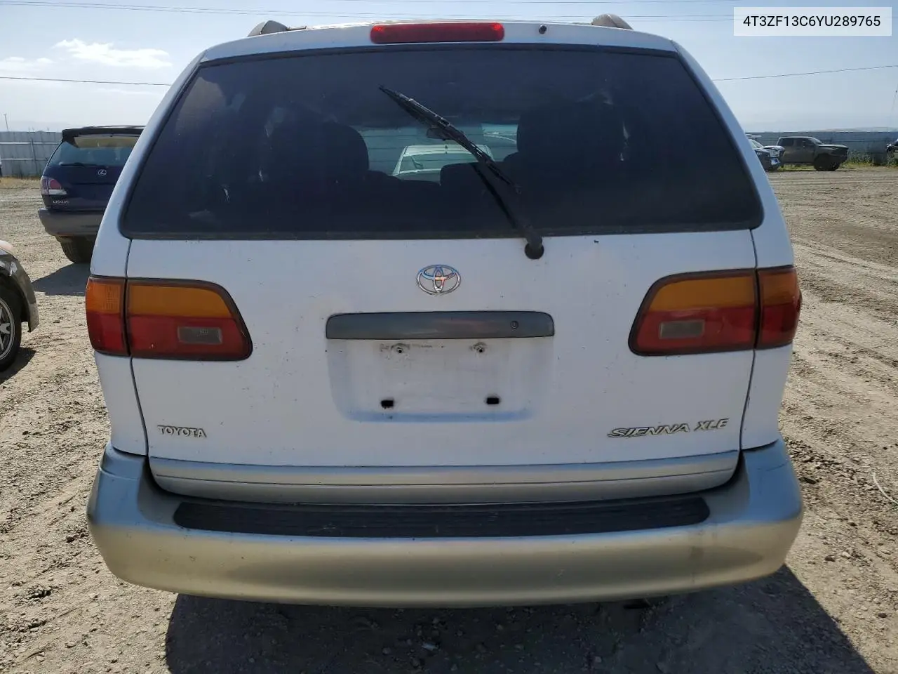 2000 Toyota Sienna Le VIN: 4T3ZF13C6YU289765 Lot: 56023395