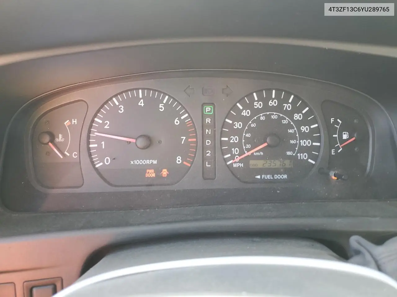 2000 Toyota Sienna Le VIN: 4T3ZF13C6YU289765 Lot: 56023395
