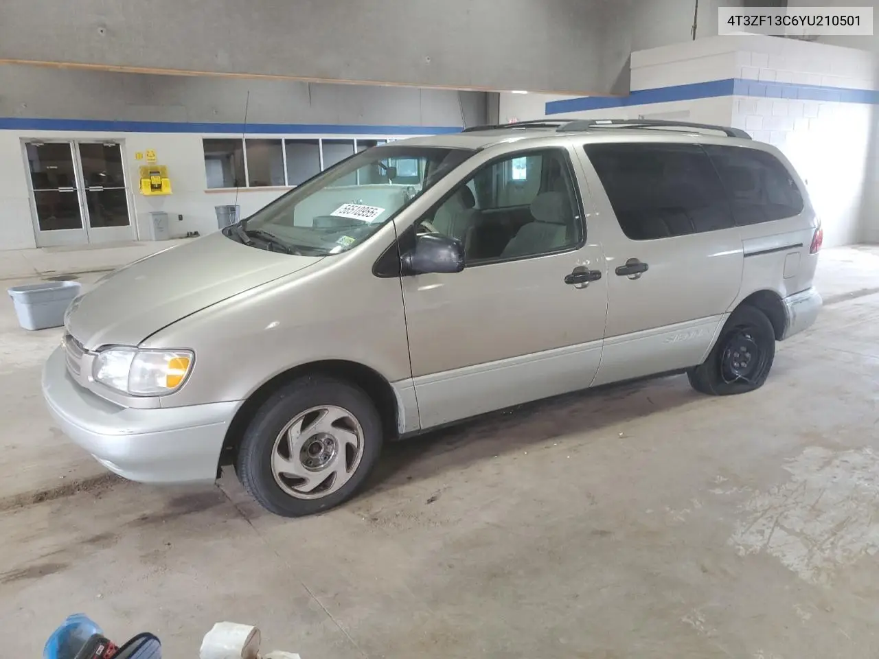 2000 Toyota Sienna Le VIN: 4T3ZF13C6YU210501 Lot: 56510955