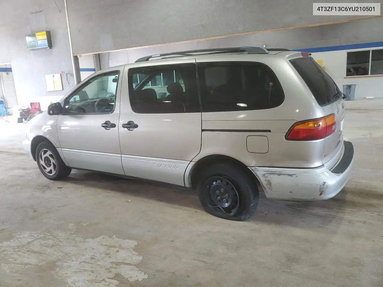 2000 Toyota Sienna Le VIN: 4T3ZF13C6YU210501 Lot: 56510955